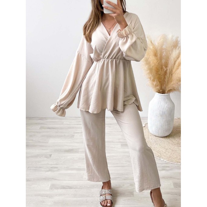 V-neck waistband top high waisted cropped pants two-piece set